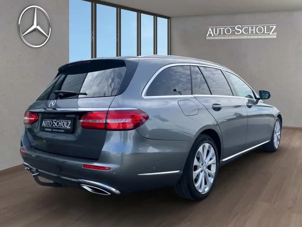 Mercedes-Benz E 200 T AVANTGARDE+EXCLUSIVE+SCHIEBEDACH+TOTW.++ 09/2017-photo-13