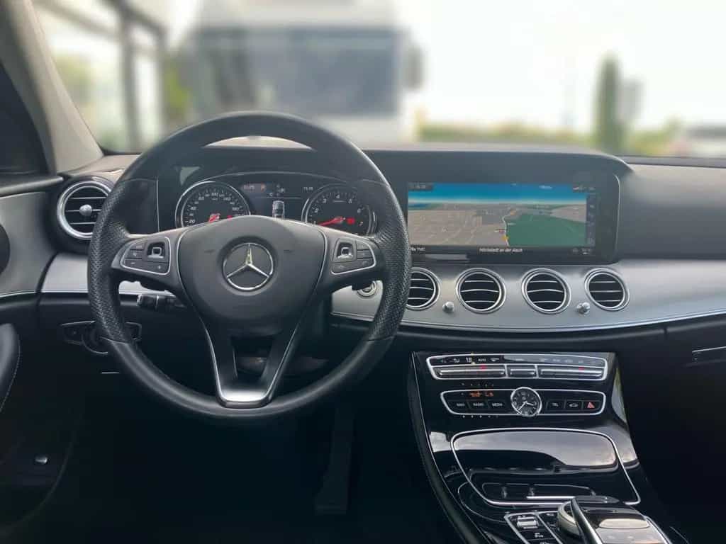 Mercedes-Benz E 200 T AVANTGARDE+EXCLUSIVE+SCHIEBEDACH+TOTW.++ 09/2017-photo-8
