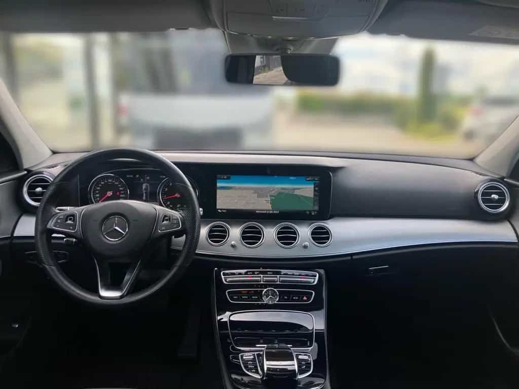 Mercedes-Benz E 200 T AVANTGARDE+EXCLUSIVE+SCHIEBEDACH+TOTW.++ 09/2017-photo-9