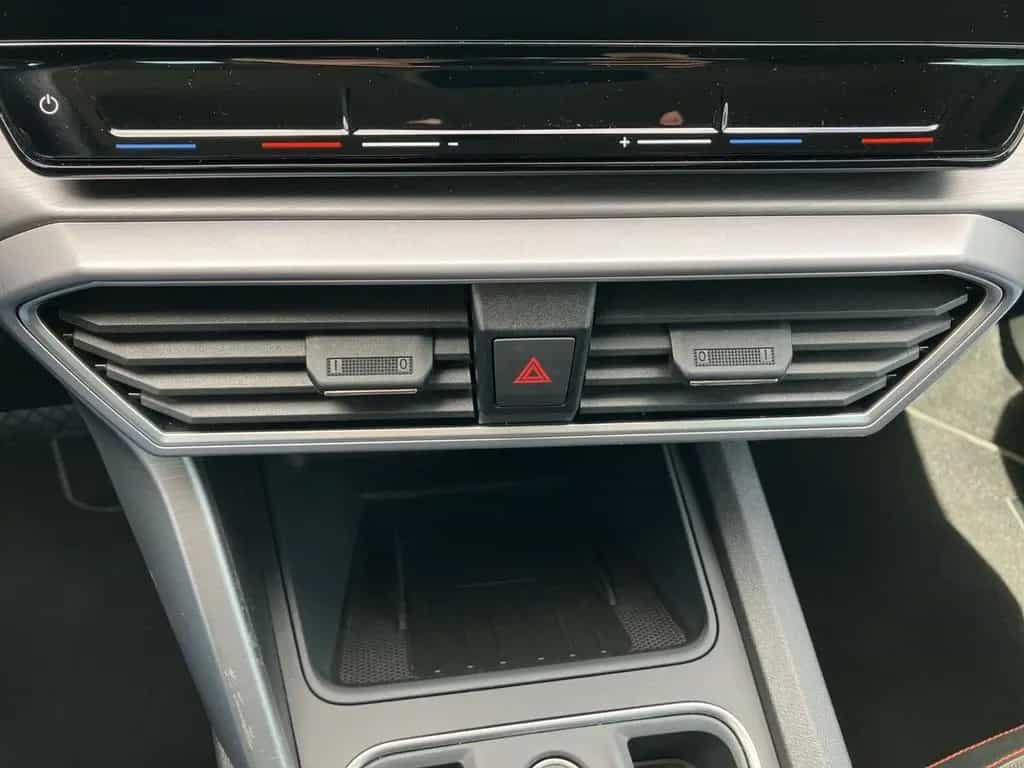 Seat Leon SPORTSTOURER 1.5 eTSI DSG FR KAMERA+BEATS 01/2022-photo-17