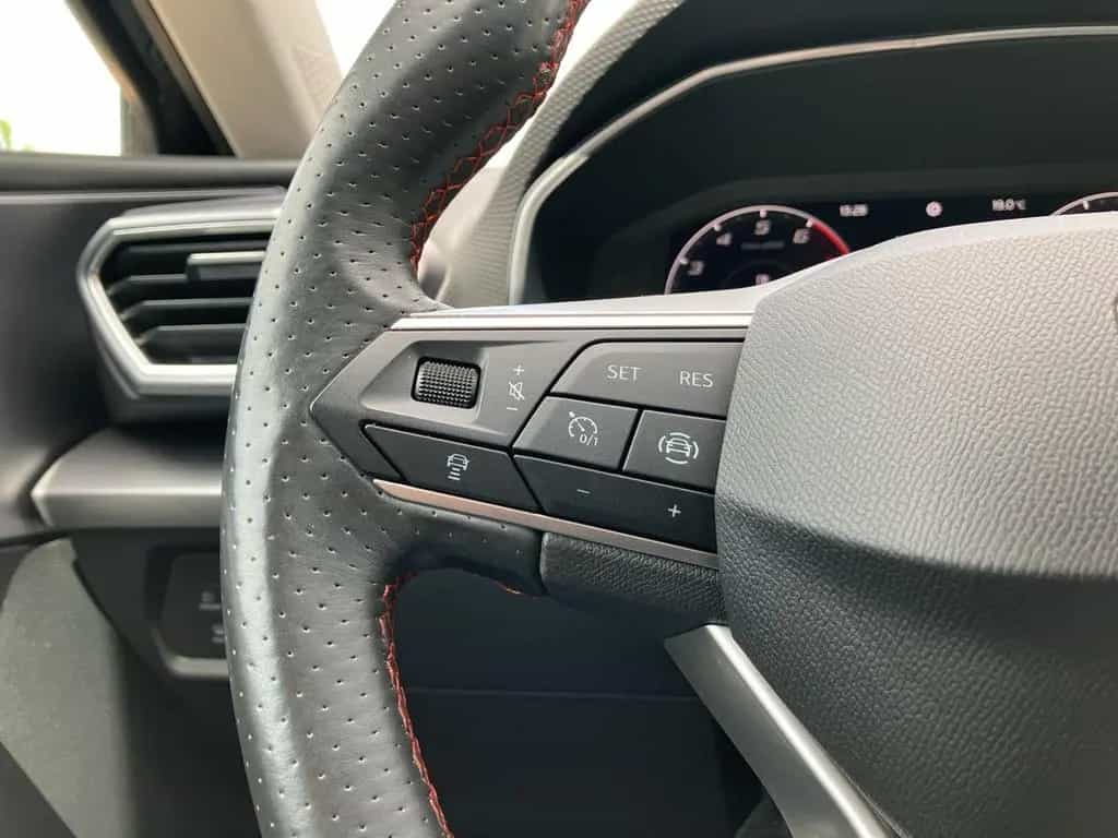 Seat Leon SPORTSTOURER 1.5 eTSI DSG FR KAMERA+BEATS 01/2022-photo-21