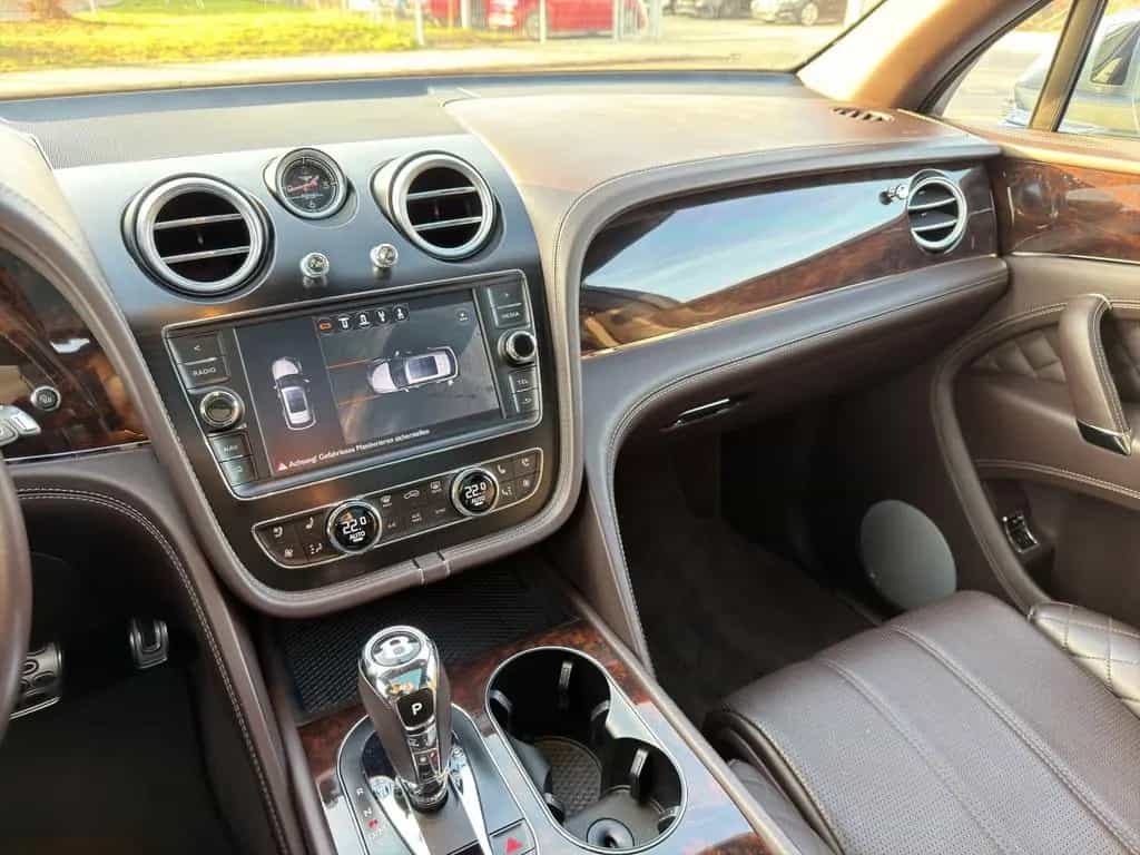 Bentley Bentayga 6.0 W12 4WD Massage Night Sitzb ACC HuD 03/2016-photo-11