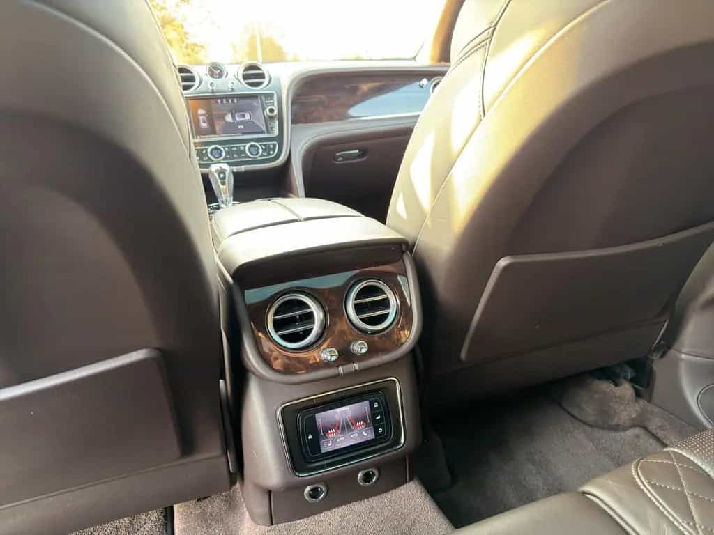Bentley Bentayga 6.0 W12 4WD Massage Night Sitzb ACC HuD 03/2016-photo-17
