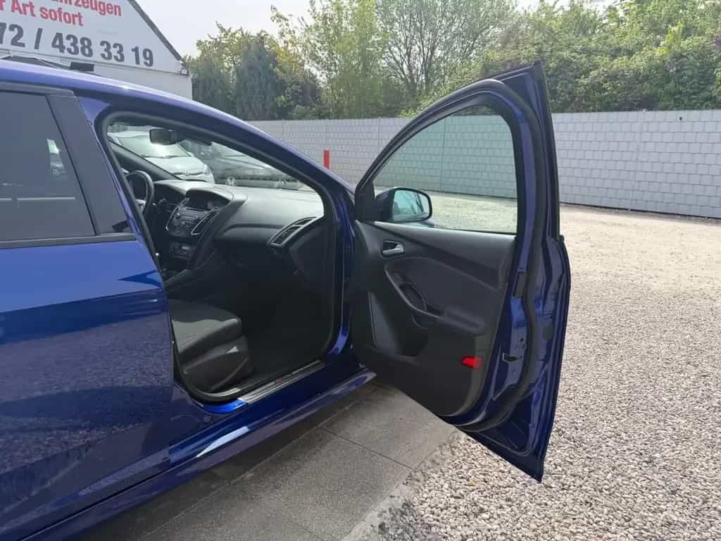 Ford Focus Turnier ST-Line Sportsitze Sport Lenkrad 12/2017-photo-9