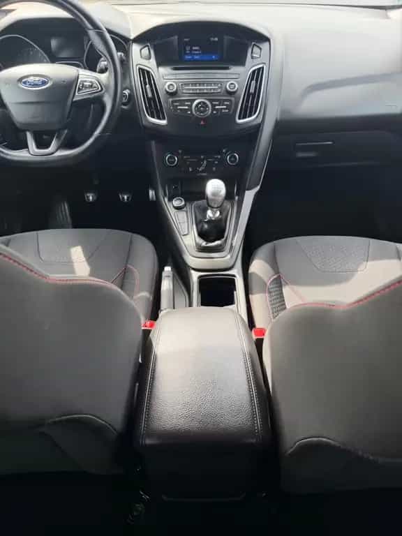 Ford Focus Turnier ST-Line Sportsitze Sport Lenkrad 12/2017-photo-11