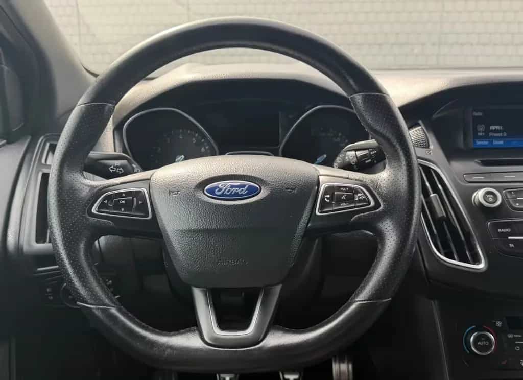 Ford Focus Turnier ST-Line Sportsitze Sport Lenkrad 12/2017-photo-18