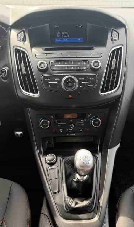 Ford Focus Turnier ST-Line Sportsitze Sport Lenkrad 12/2017-photo-19