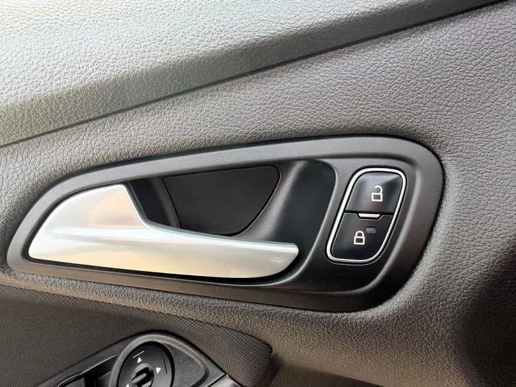 Ford Focus Turnier ST-Line Sportsitze Sport Lenkrad 12/2017-photo-30