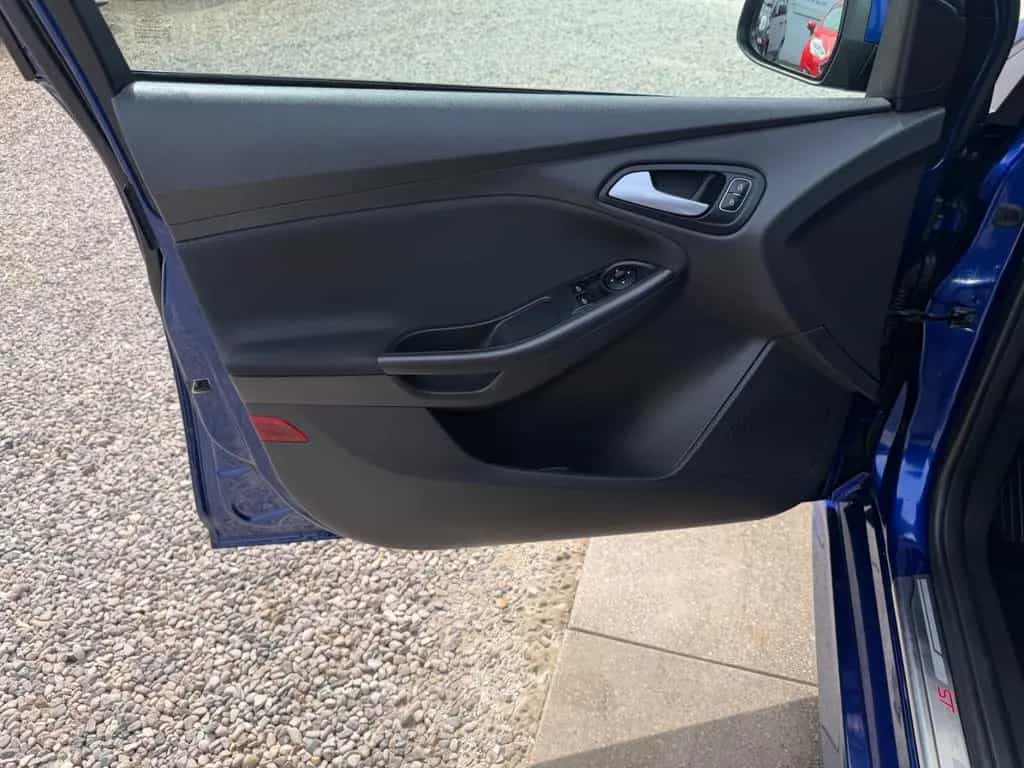 Ford Focus Turnier ST-Line Sportsitze Sport Lenkrad 12/2017-photo-36