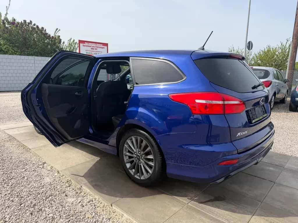 Ford Focus Turnier ST-Line Sportsitze Sport Lenkrad 12/2017-photo-6