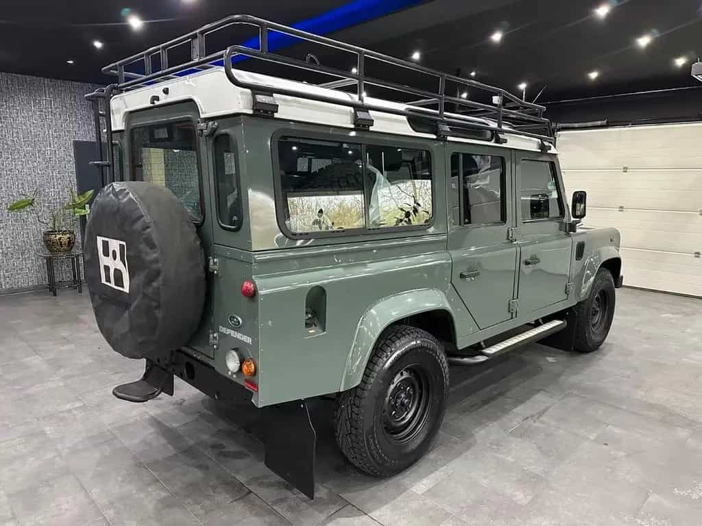 Land Rover Defender 110 2.2 TD4 Station Wagon S 09/2014-photo-2
