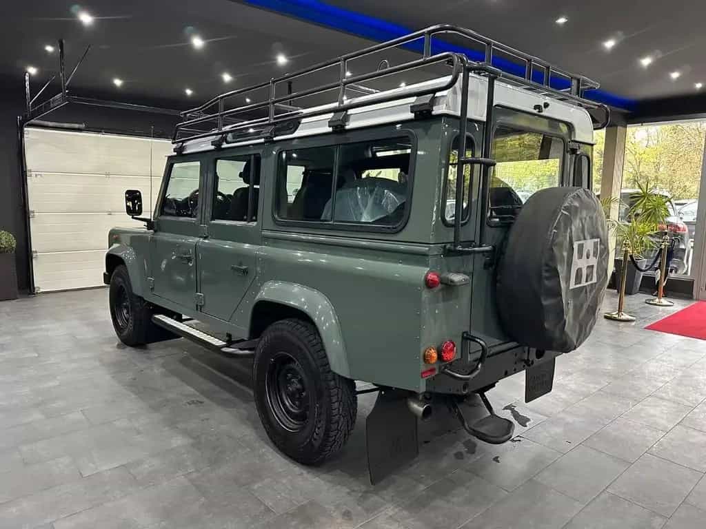 Land Rover Defender 110 2.2 TD4 Station Wagon S 09/2014-photo-4