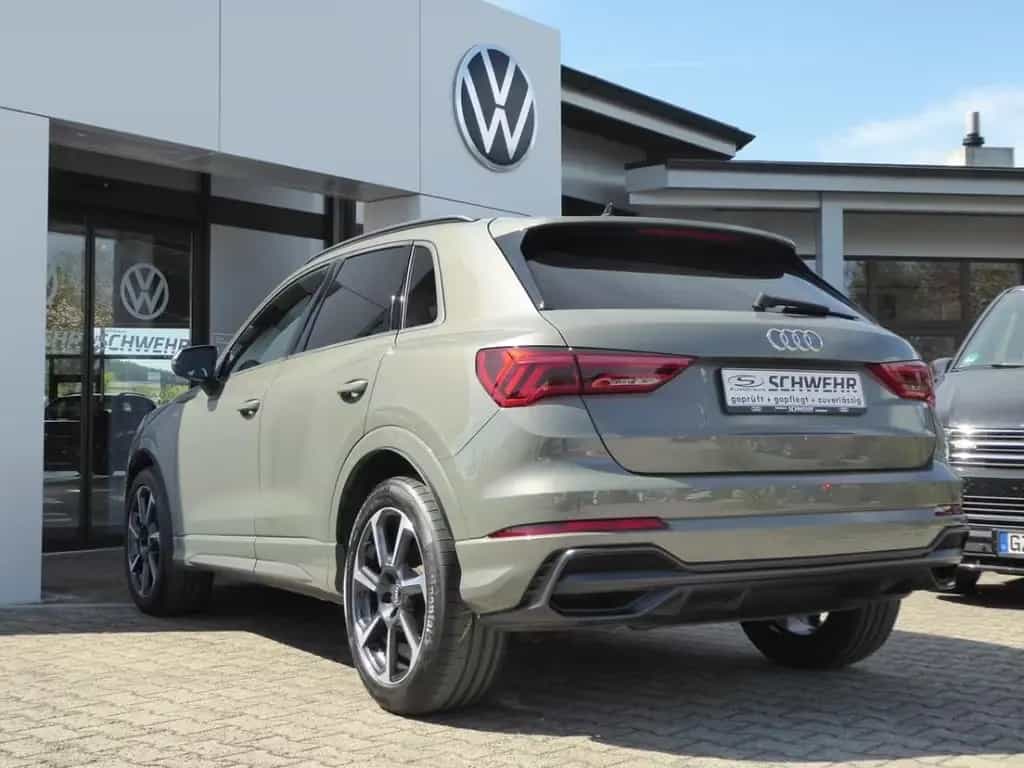 Audi Q3 SUV S line 1.5 TFSI 04/2019-photo-2