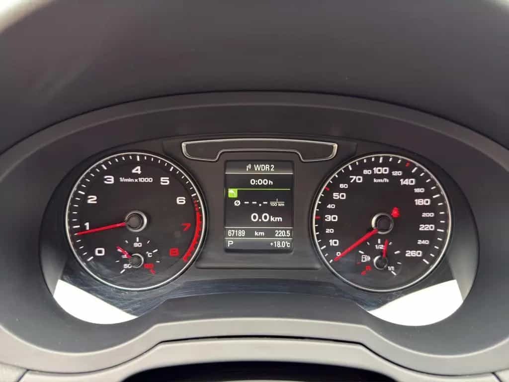 Audi Q3 design quattro S-Tronic AHK/LED 08/2017-photo-10