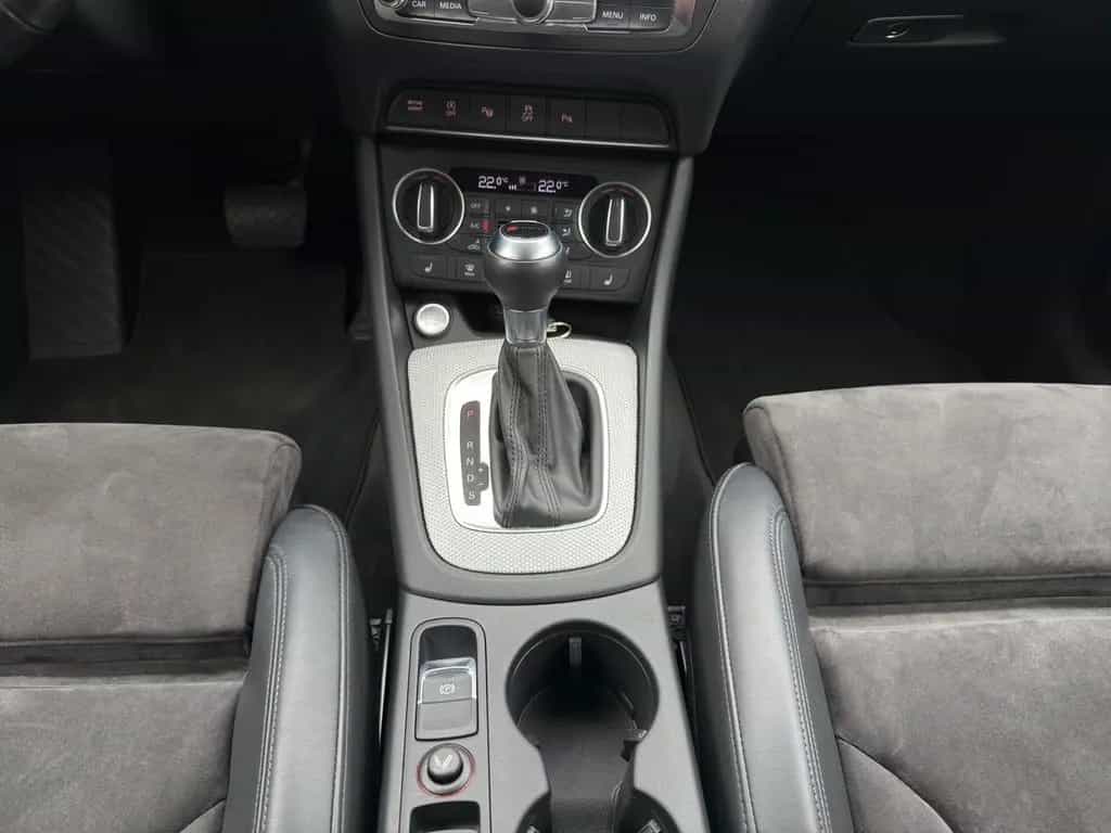 Audi Q3 design quattro S-Tronic AHK/LED 08/2017-photo-12