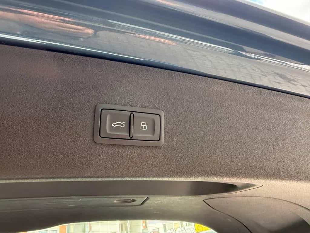 Audi Q3 design quattro S-Tronic AHK/LED 08/2017-photo-23