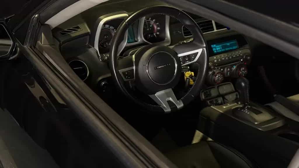 Chevrolet Camaro Coupé V8 *TEMP*XENON*PARK*BOSE*LEDER* 07/2010-photo-17