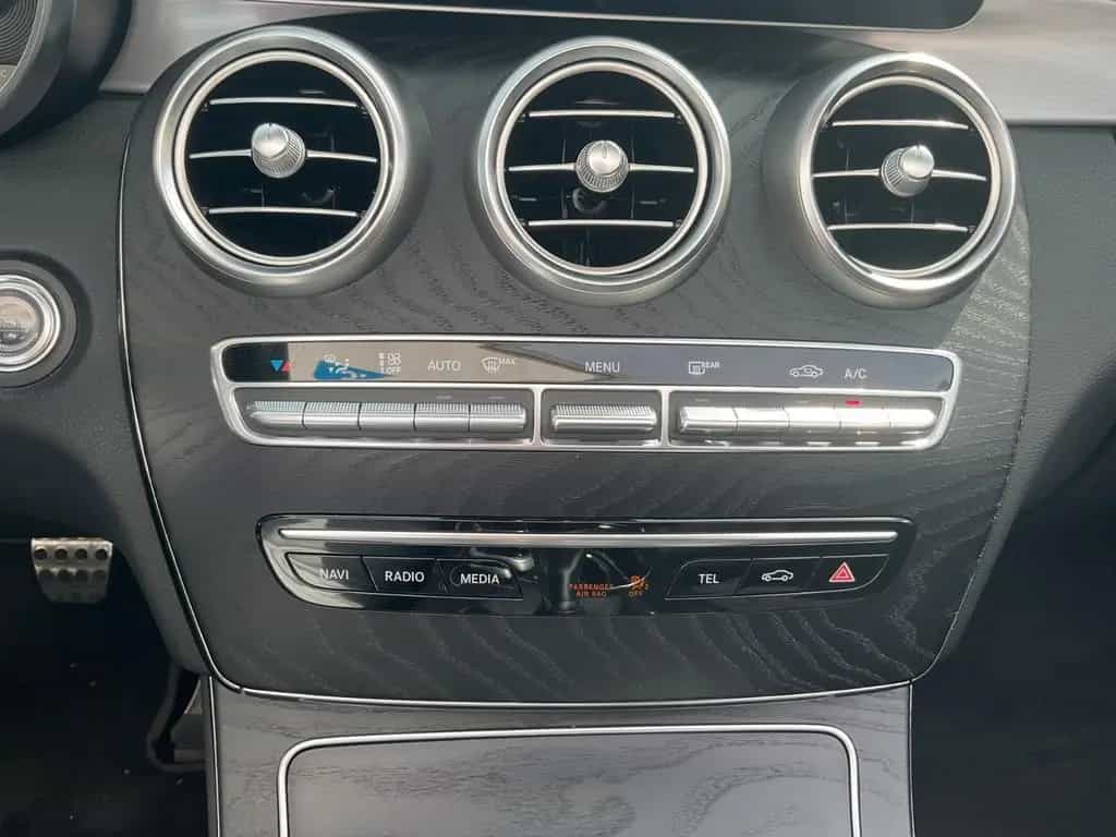 Mercedes-Benz C-Class 180 Cabrio AMG PAKET Navi LED Kamera PDC SHZ 08/2019-photo-21