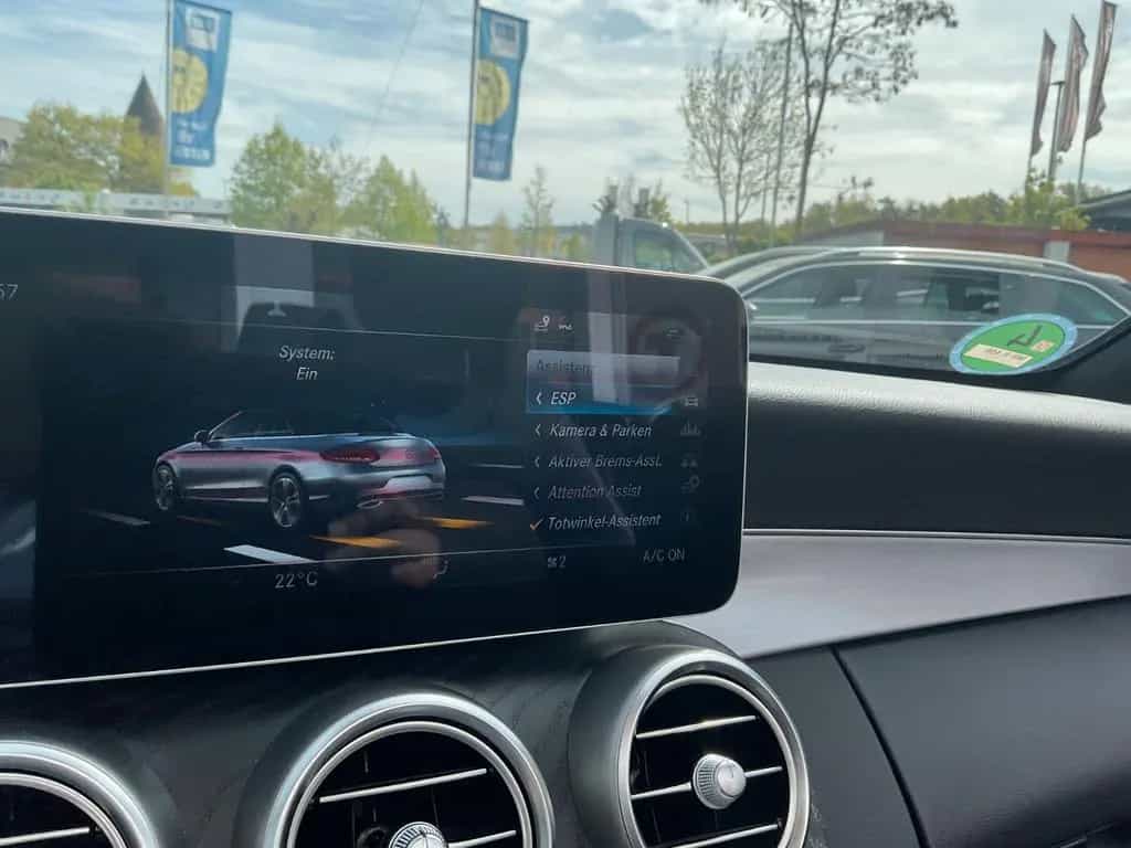 Mercedes-Benz C-Class 180 Cabrio AMG PAKET Navi LED Kamera PDC SHZ 08/2019-photo-24