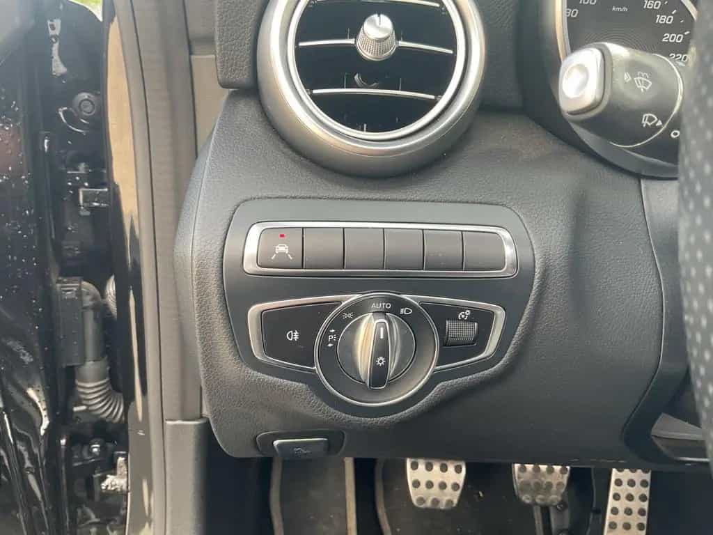 Mercedes-Benz C-Class 180 Cabrio AMG PAKET Navi LED Kamera PDC SHZ 08/2019-photo-28