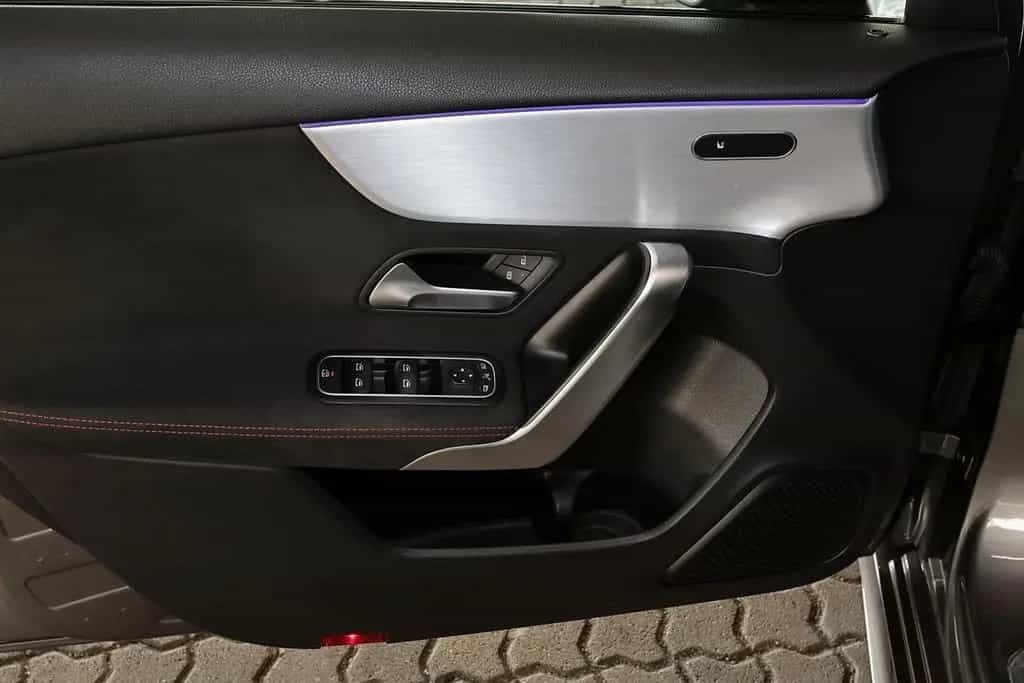 Mercedes-Benz A-Class 250 4M KAMERA+TOTWINKEL+SPURHALTE+MBUX+LED+18" 07/2019-photo-10