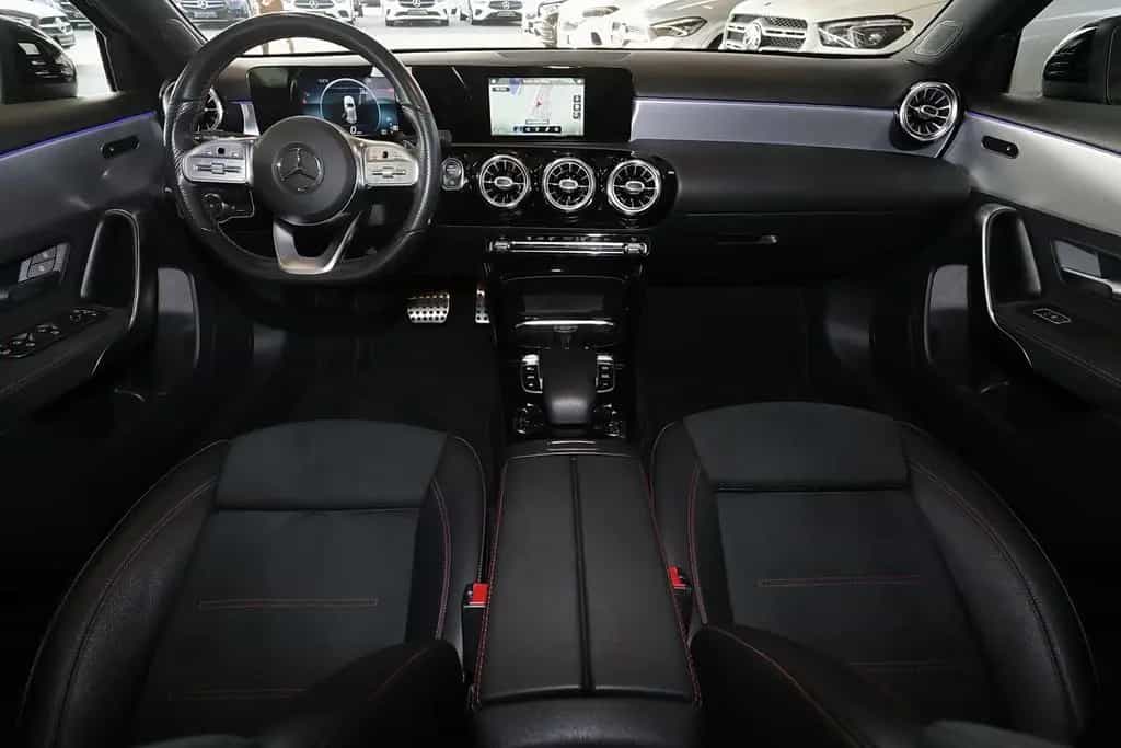 Mercedes-Benz A-Class 250 4M KAMERA+TOTWINKEL+SPURHALTE+MBUX+LED+18" 07/2019-photo-4