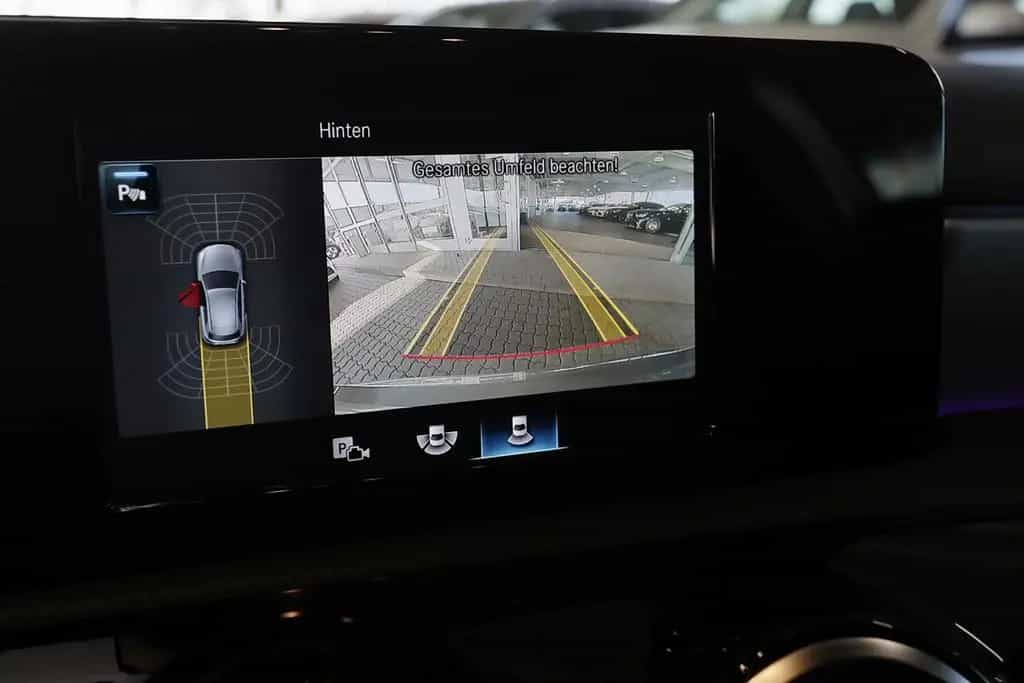 Mercedes-Benz A-Class 250 4M KAMERA+TOTWINKEL+SPURHALTE+MBUX+LED+18" 07/2019-photo-9