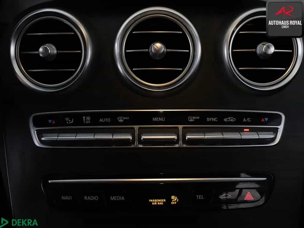 Mercedes-Benz C 220 d T 3x AMG NIGHT PANO,WIDE,KAMERA,AHK,SH 10/2019-photo-17
