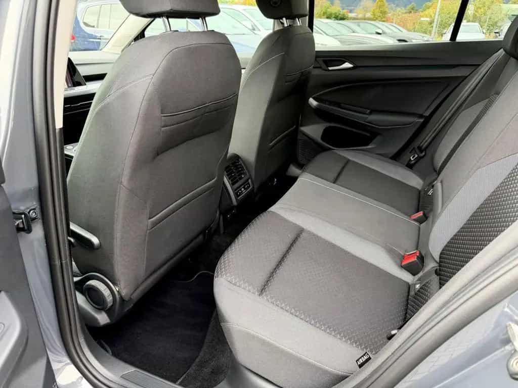 Volkswagen Golf 8 Lim. 1.5 TSI /NAVI/LED/ACC/HUD/CAM/GARANT 01/2023-photo-13