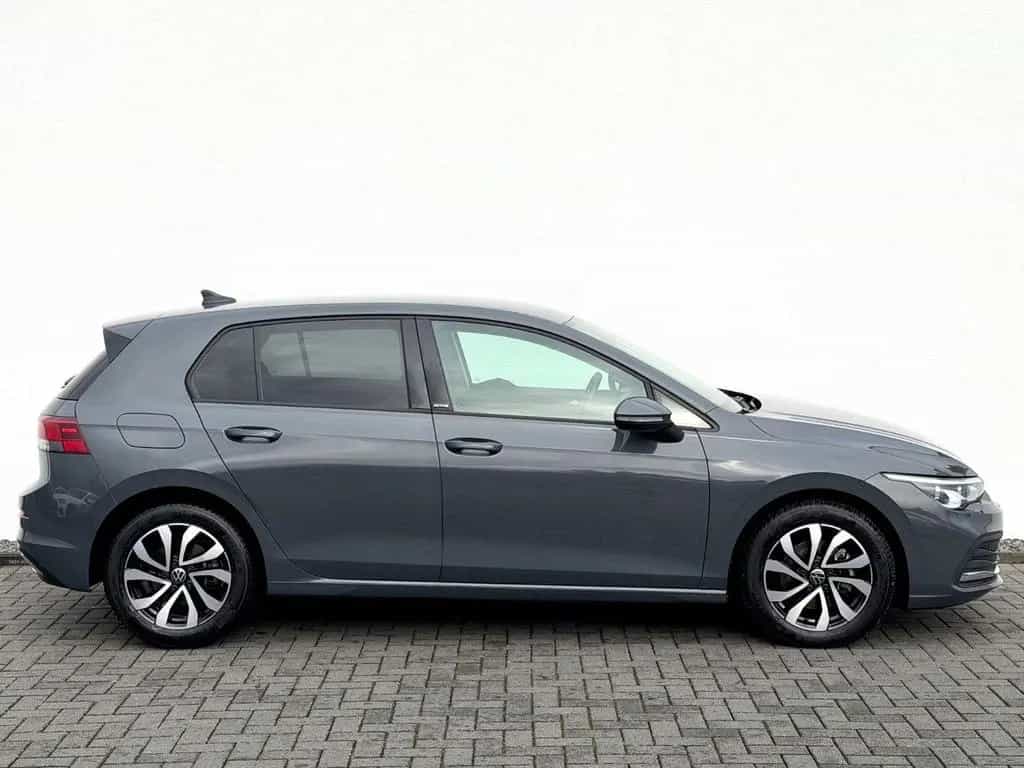 Volkswagen Golf 8 Lim. 1.5 TSI /NAVI/LED/ACC/HUD/CAM/GARANT 01/2023-photo-3
