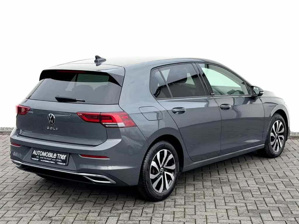 Volkswagen Golf 8 Lim. 1.5 TSI /NAVI/LED/ACC/HUD/CAM/GARANT 01/2023-photo-4