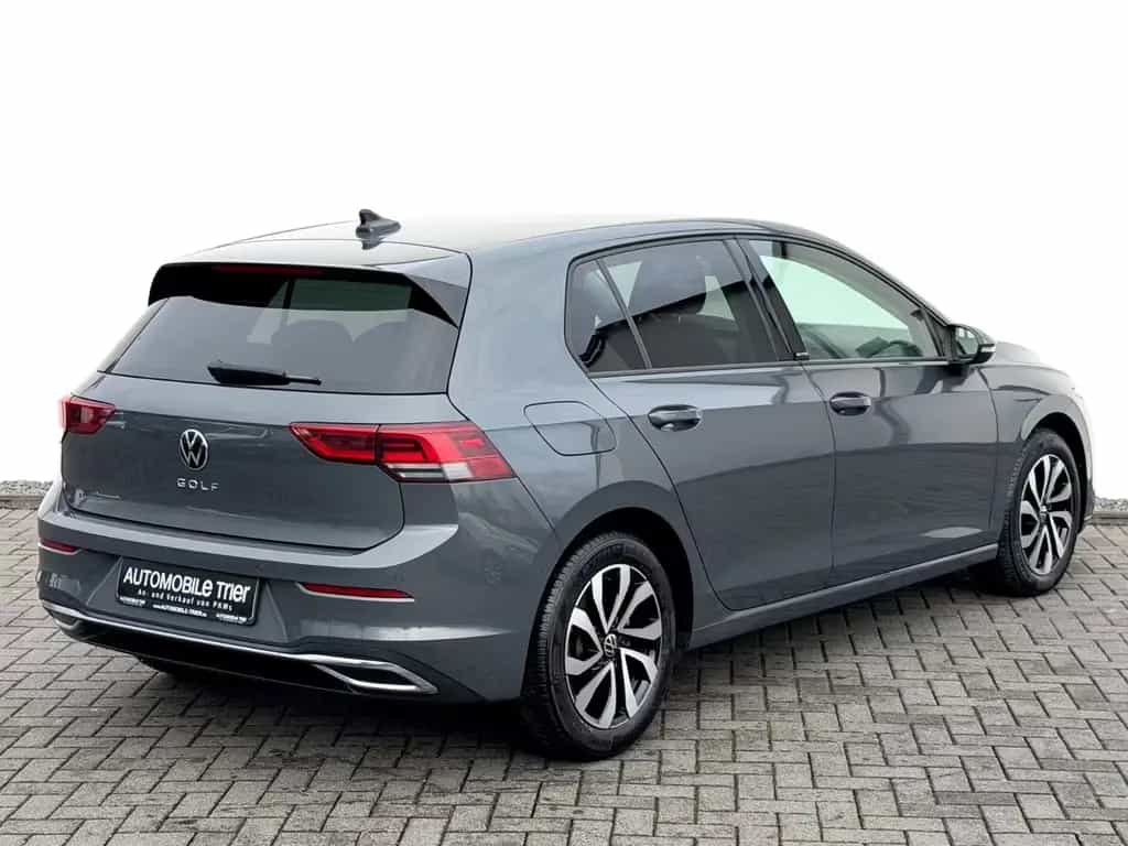 Volkswagen Golf 8 Lim. 1.5 TSI /NAVI/LED/ACC/HUD/CAM/GARANT 01/2023-photo-4
