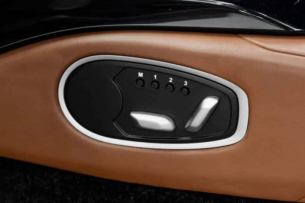 Aston Martin V8 Vantage // NETTO EXPORT 02/2022-photo-12