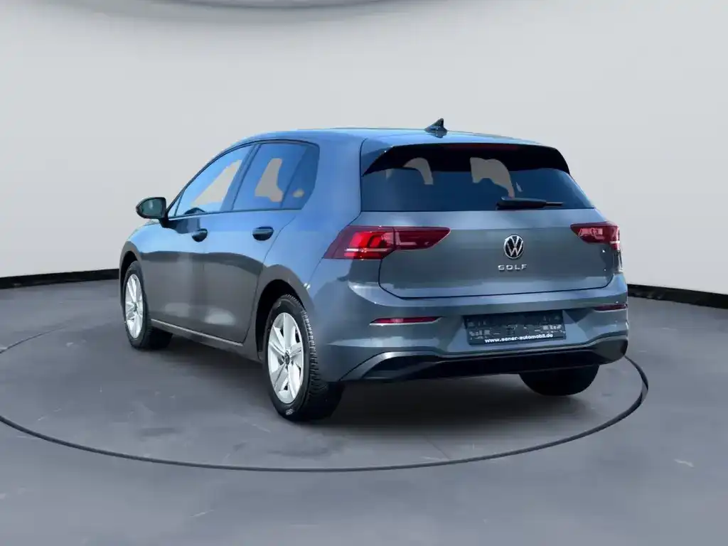 Volkswagen Golf VIII Lim. Life 1.5 TSI - NAVI - PDC- LED- 03/2025-photo-3