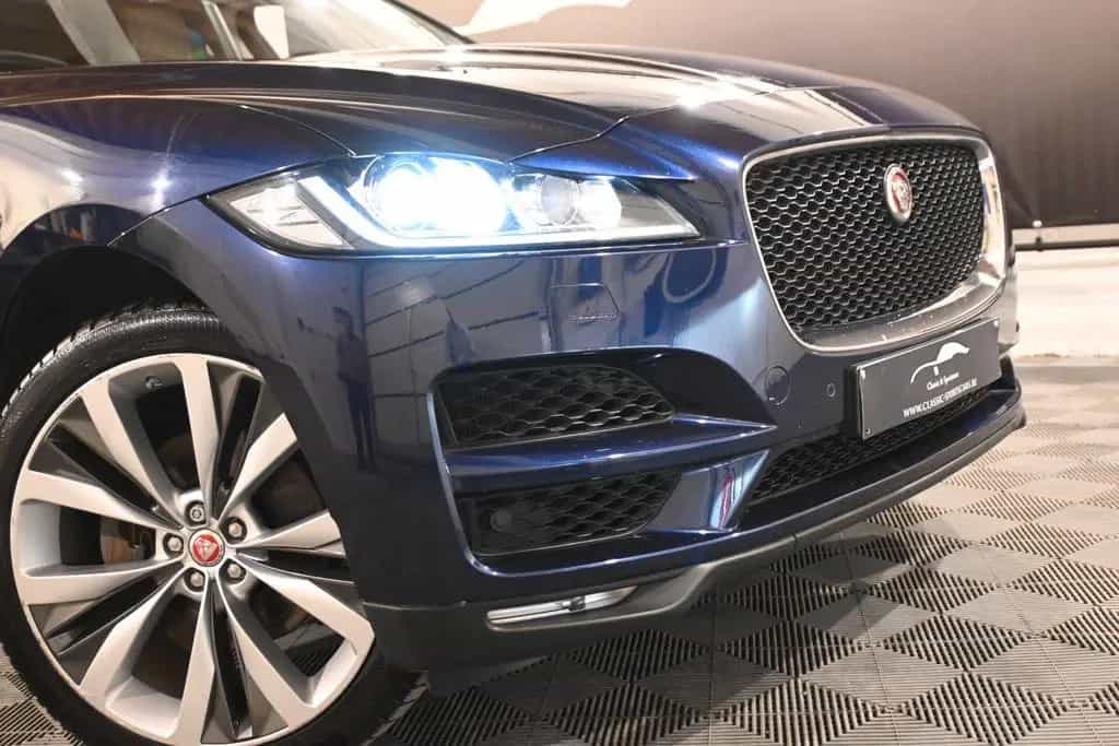 Jaguar F-Pace R-SPORT 3.0 S AWD / FULL SERVICE JAGUAR ! 02/2018-photo-2