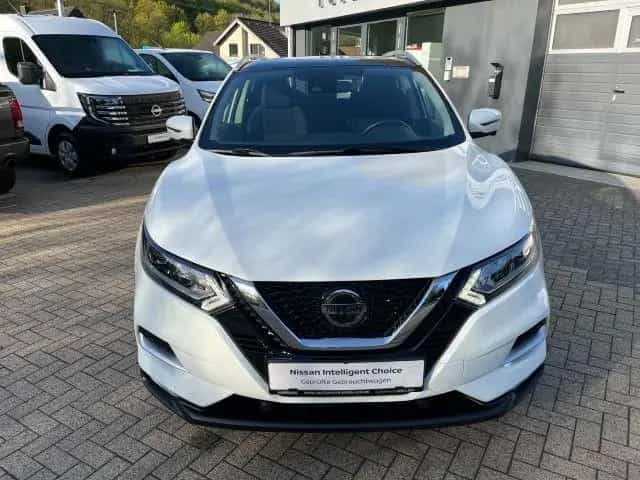 Nissan Qashqai 1.3 DIG-T DCT Zama Navi AVM PGD SH 18" 03/2021-photo-2