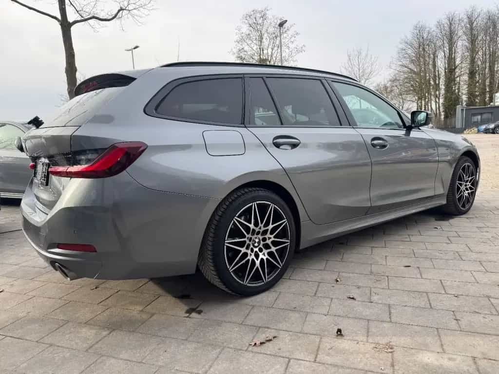 BMW 3 Series d Touring xDrive Aut. 08/2022-photo-4
