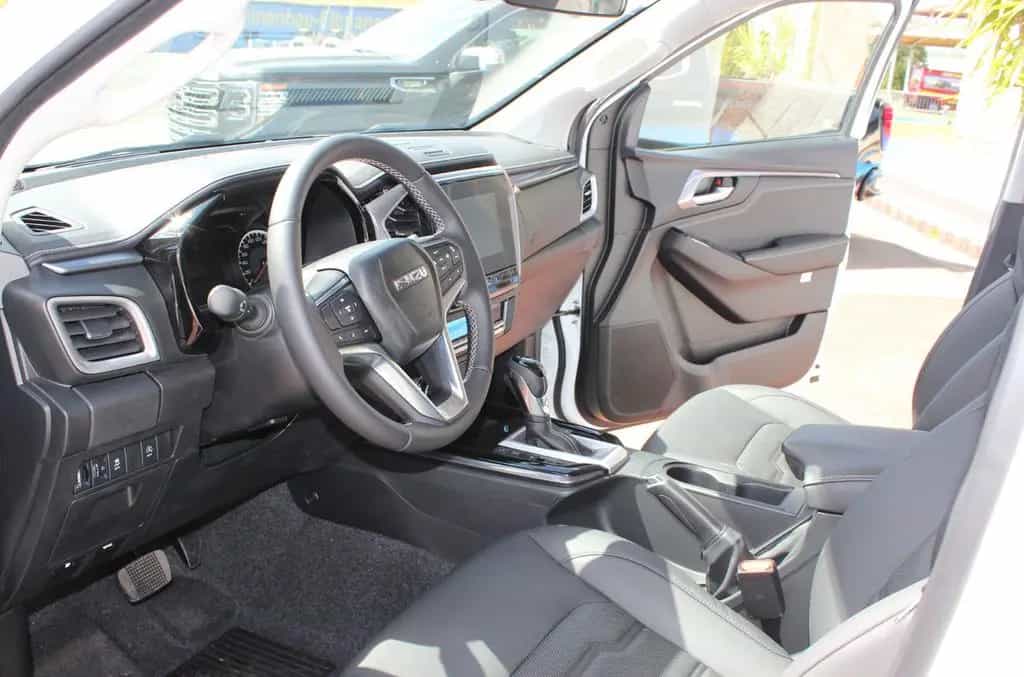 Isuzu D-Max Double Cab LSE 4WD Automatik, Kamera/LED/ 11/2023-photo-14