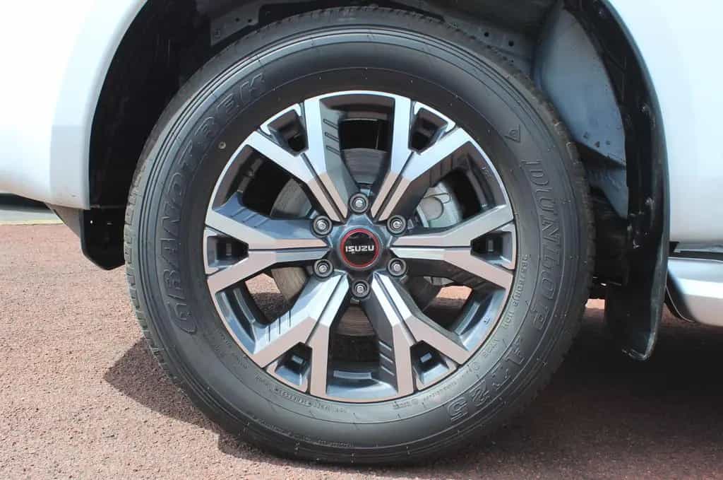Isuzu D-Max Double Cab LSE 4WD Automatik, Kamera/LED/ 11/2023-photo-15