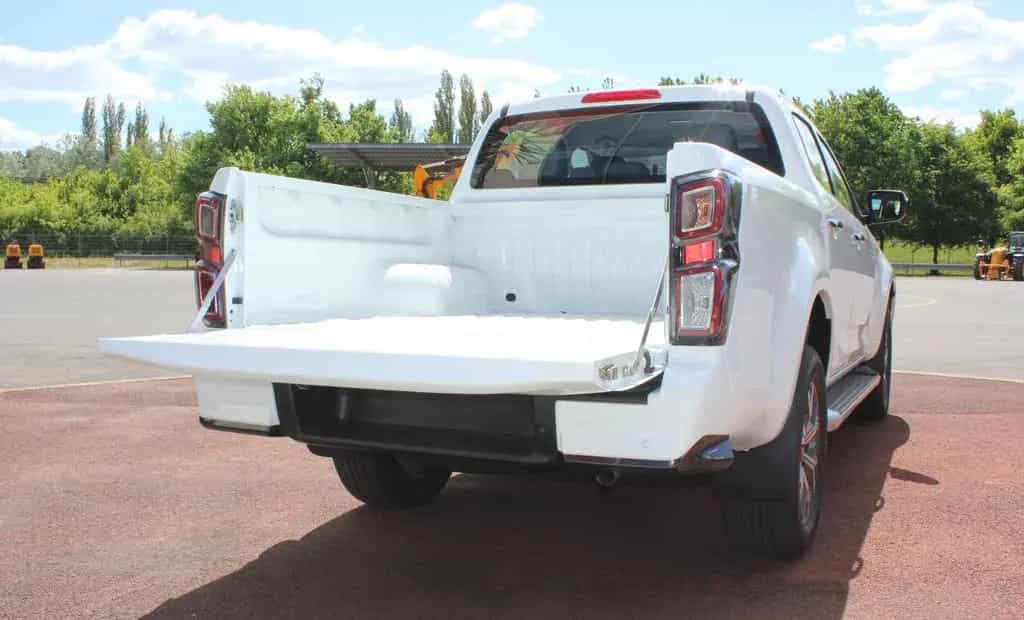 Isuzu D-Max Double Cab LSE 4WD Automatik, Kamera/LED/ 11/2023-photo-5