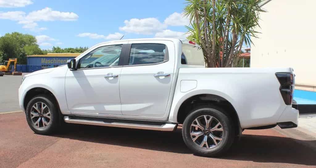 Isuzu D-Max Double Cab LSE 4WD Automatik, Kamera/LED/ 11/2023-photo-7