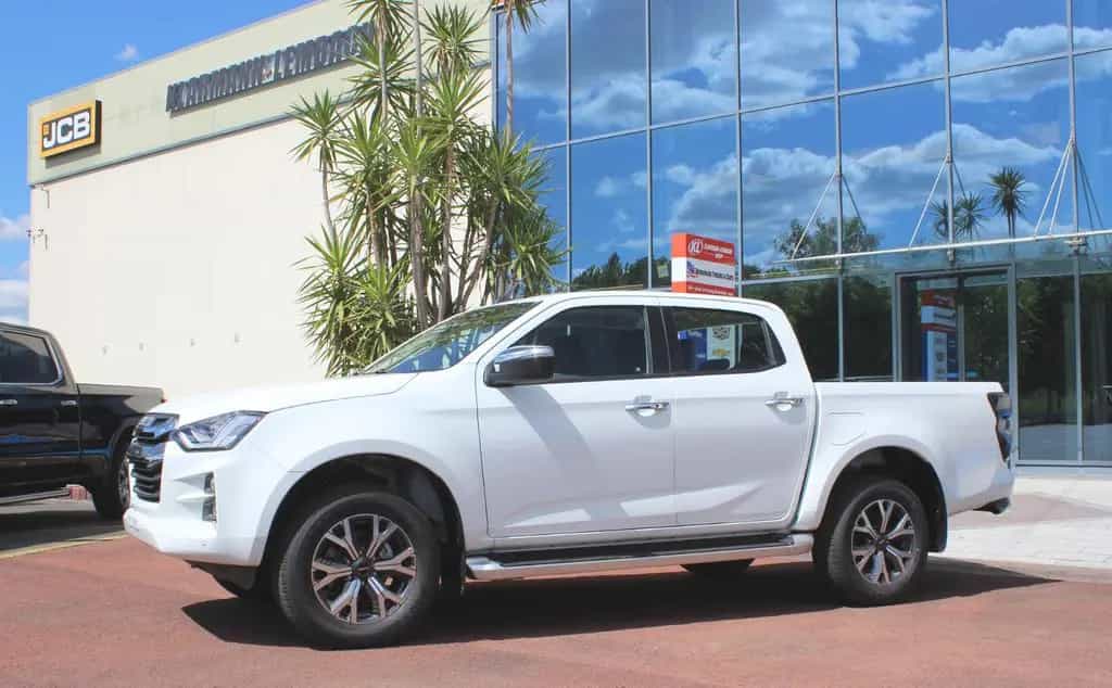 Isuzu D-Max Double Cab LSE 4WD Automatik, Kamera/LED/ 11/2023-photo-8