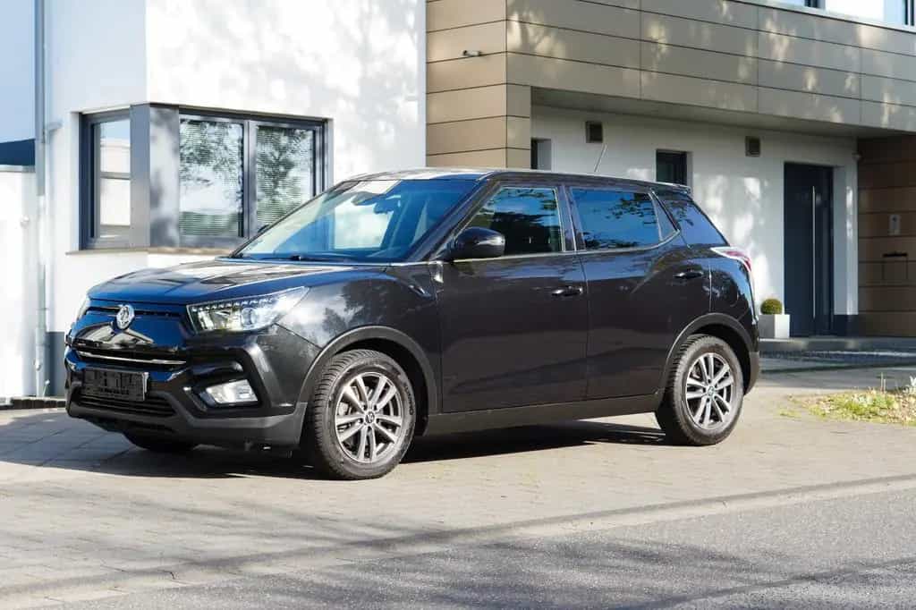 Ssangyong Tivoli 1.6 e-XGi 160 SAPPHIRE 4WD inkl. Auto... 06/2019-photo-2