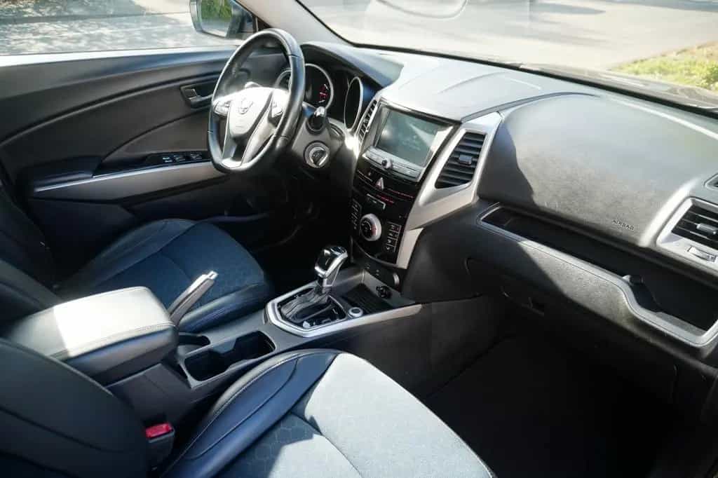 Ssangyong Tivoli 1.6 e-XGi 160 SAPPHIRE 4WD inkl. Auto... 06/2019-photo-9