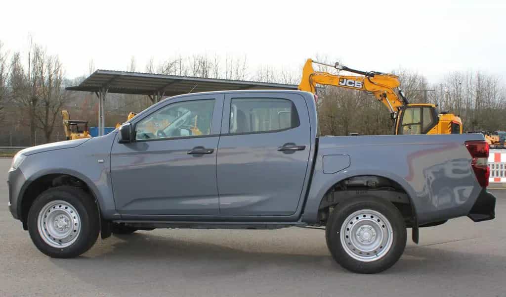 Isuzu D-Max L Double Cab Isla Gray null-photo-7