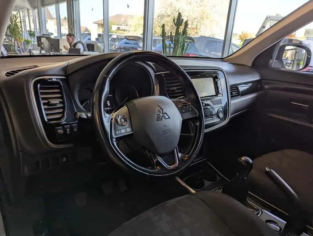 Mitsubishi Outlander 2.0 Diamant Edition+ Kamera AHK 18" 11/2019-photo-19