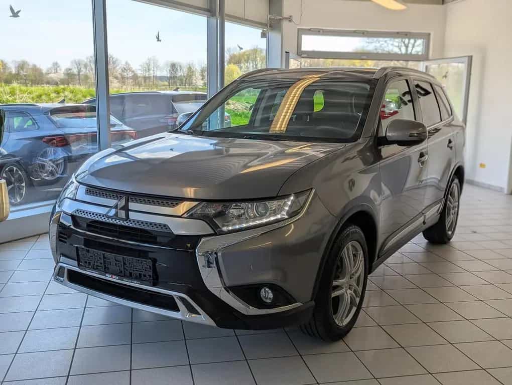 Mitsubishi Outlander 2.0 Diamant Edition+ Kamera AHK 18" 11/2019-photo-2
