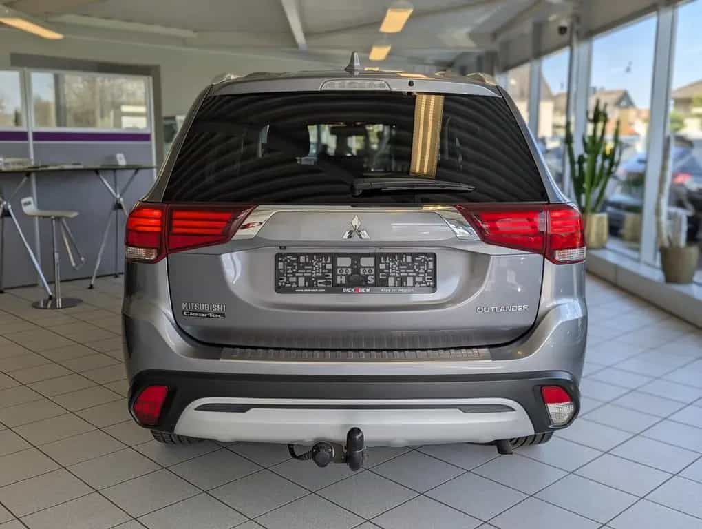 Mitsubishi Outlander 2.0 Diamant Edition+ Kamera AHK 18" 11/2019-photo-5