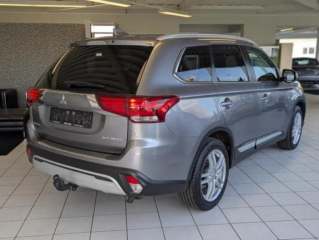 Mitsubishi Outlander 2.0 Diamant Edition+ Kamera AHK 18" 11/2019-photo-6