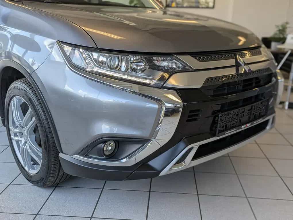 Mitsubishi Outlander 2.0 Diamant Edition+ Kamera AHK 18" 11/2019-photo-8